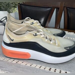 Nike Air Max Dia Sneakers Women Size 8 Cream Black Orange Running Shoes